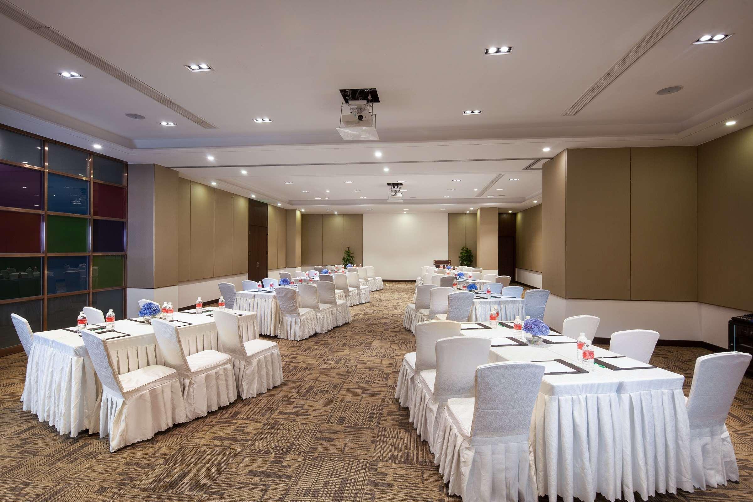 Ramada Shanghai Songjiang Екстер'єр фото